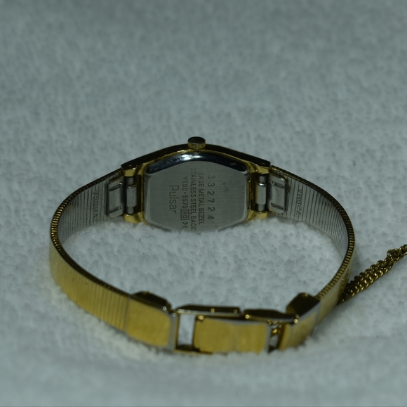 Vintage Pulsar Gold Tone Quartz Watch with Security Chain - Picture 9 of 11